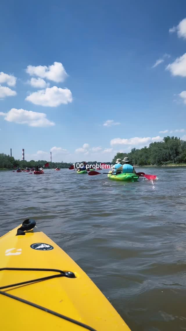 To kto na kajak? 🙃🫶🌊🛶  #chodznakajak #kajakwstolicy #wisła #kajaki #warszawa